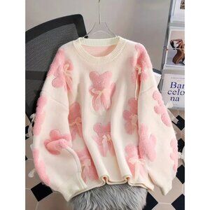 Elegant Riven Bear & Bow Knitted Pullover - Round Neck Sweater